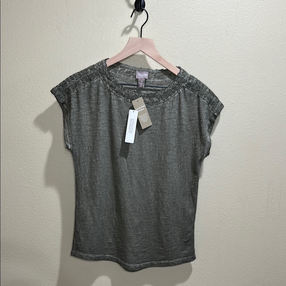 NWT Chico’s size 0 (small 4/6) lace detail dolman top